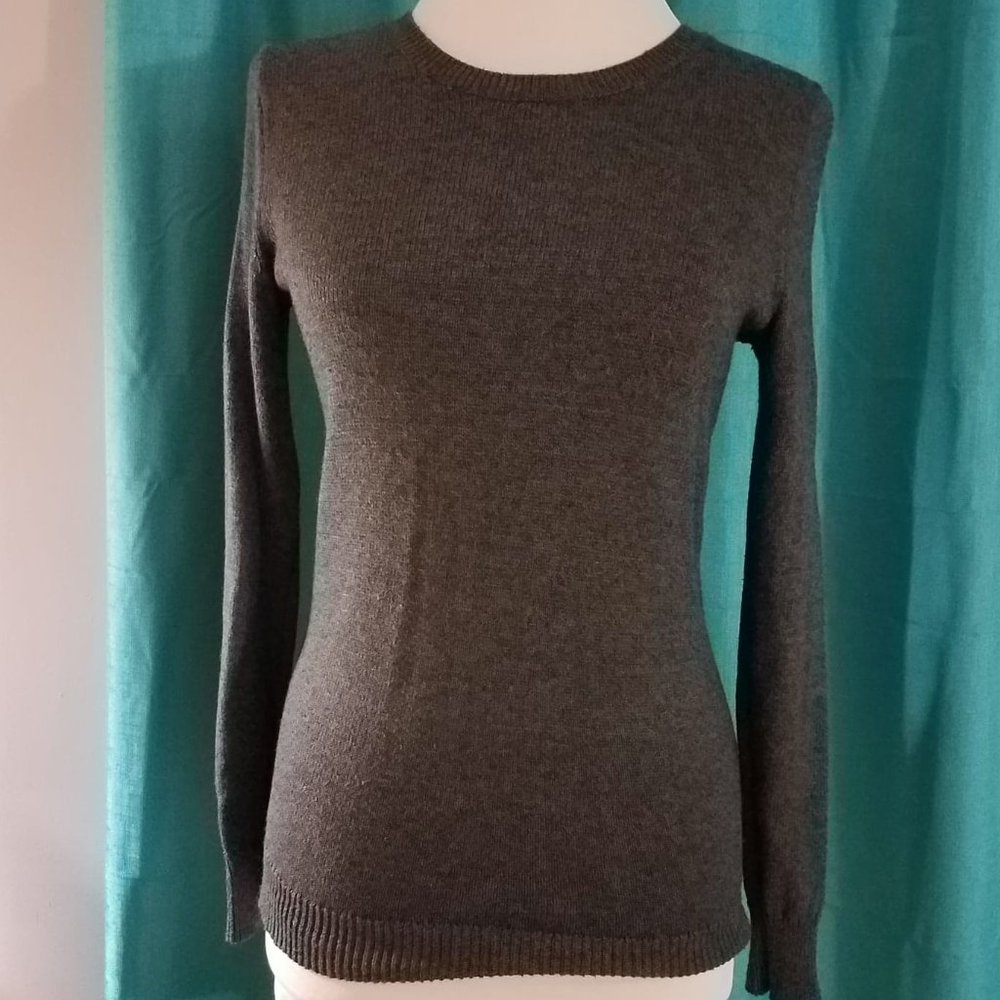 Old Navy sweater